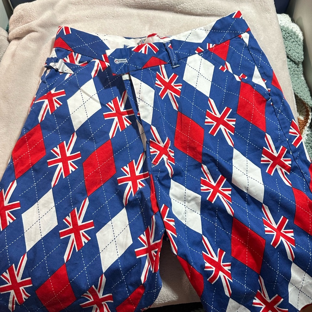 Royal and Awesome sz 32 golf shorts